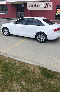 Седан Audi A4 2010 в Львове