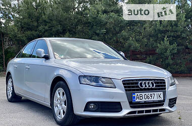 Седан Audi A4 2010 в 