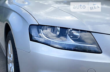 Седан Audi A4 2010 в 