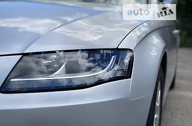 Седан Audi A4 2010 в 