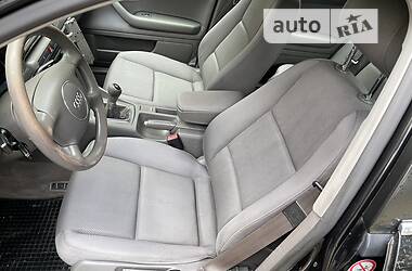 Седан Audi A4 2004 в 