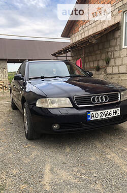 Универсал Audi A4 1999 в Хусте