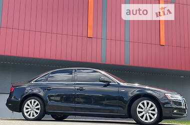 Седан Audi A4 2014 в 