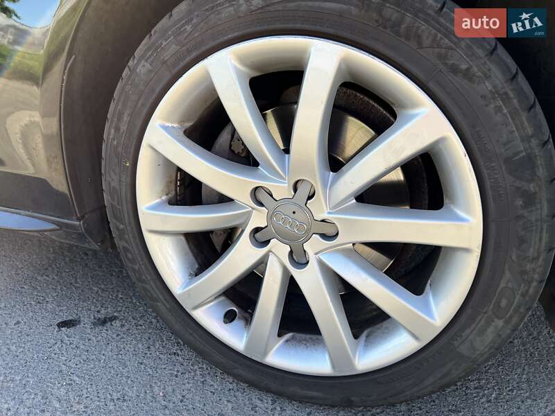 Седан Audi A4 2014 в Одессе