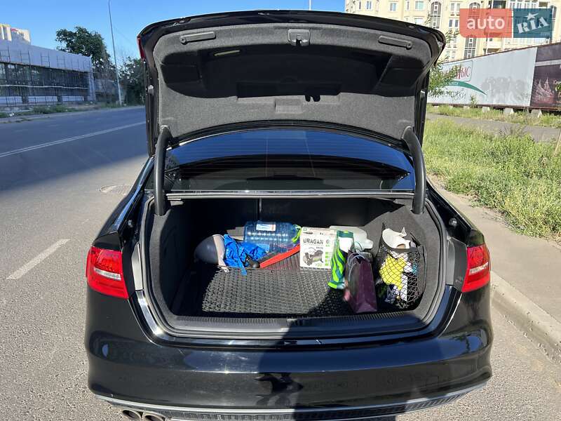 Седан Audi A4 2014 в Одессе