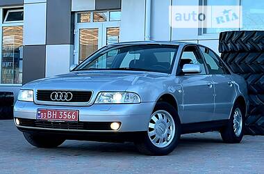 Седан Audi A4 2000 в 
