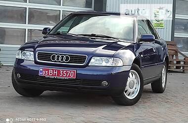 Седан Audi A4 2000 в Сарнах