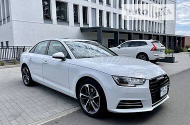 Седан Audi A4 2019 в 