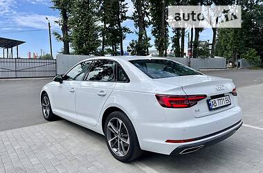 Седан Audi A4 2019 в 