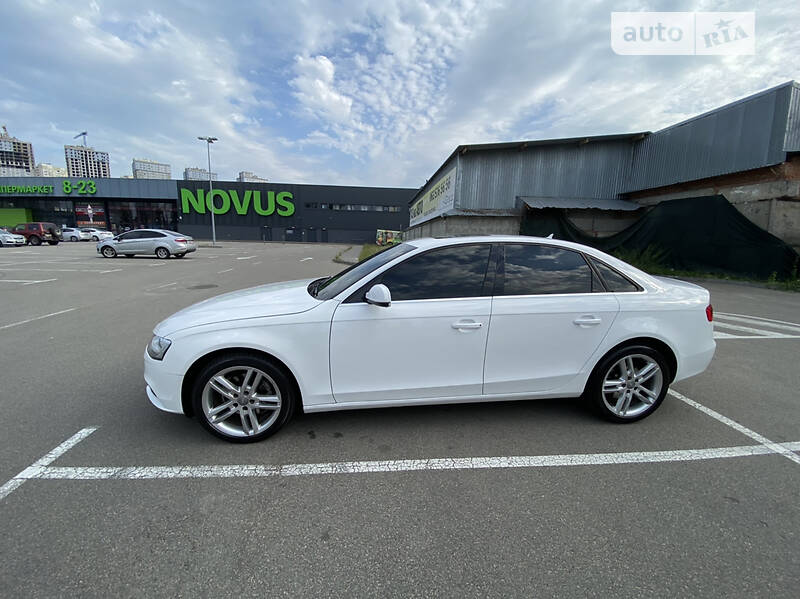 Седан Audi A4 2014 в Києві