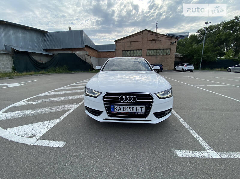 Седан Audi A4 2014 в Києві
