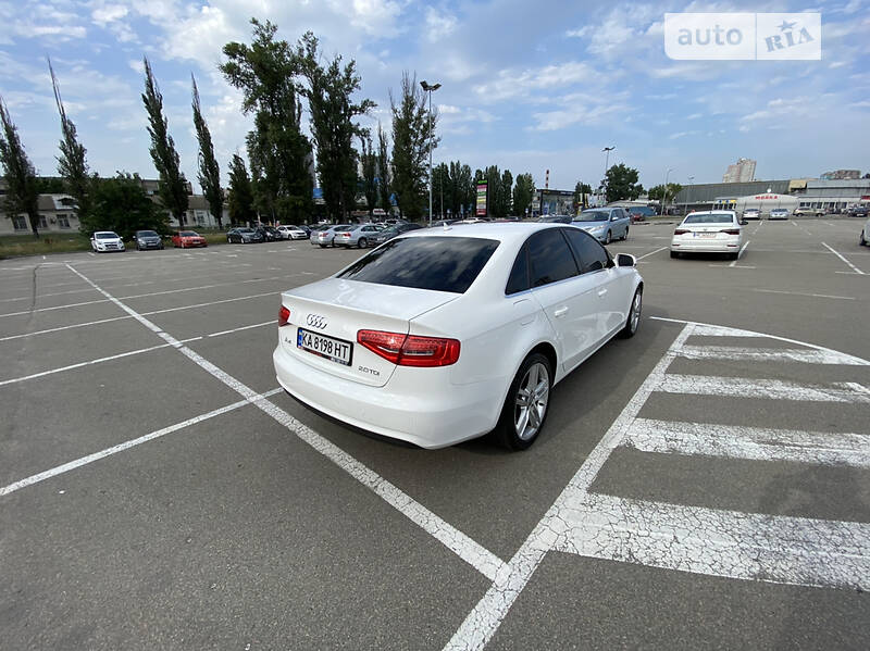 Седан Audi A4 2014 в Києві