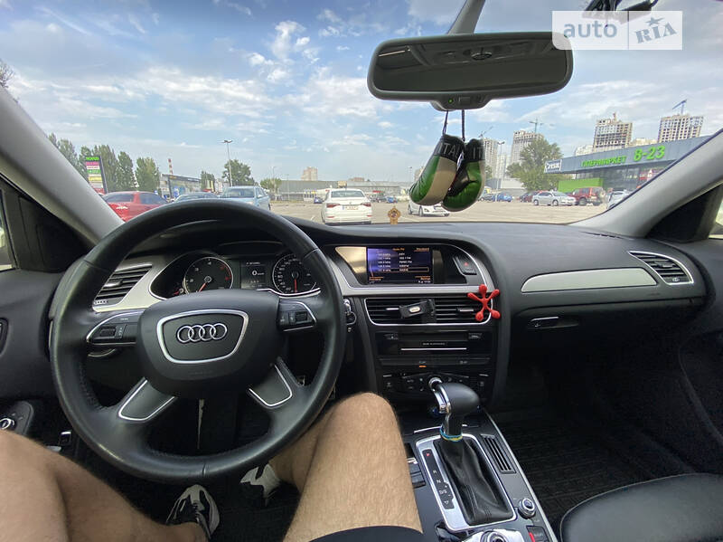 Седан Audi A4 2014 в Києві