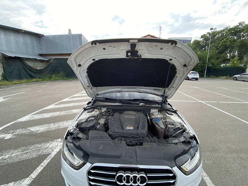 Седан Audi A4 2014 в Києві