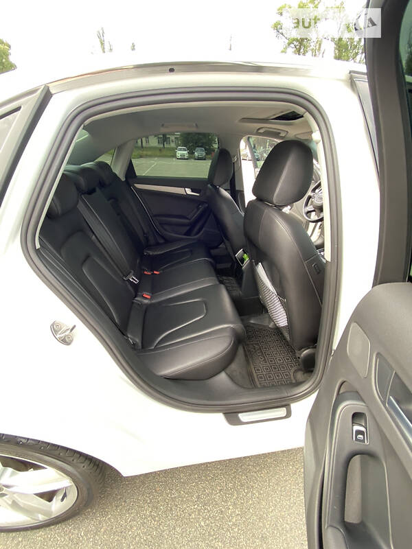 Седан Audi A4 2014 в Києві
