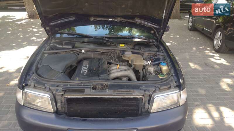 Седан Audi A4 1997 в Одессе