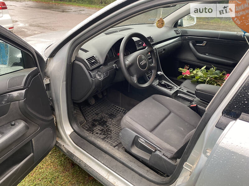 Седан Audi A4 2002 в Гощі