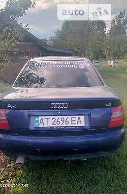 Седан Audi A4 1995 в Городенці