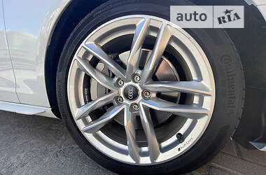 Седан Audi A4 2020 в 