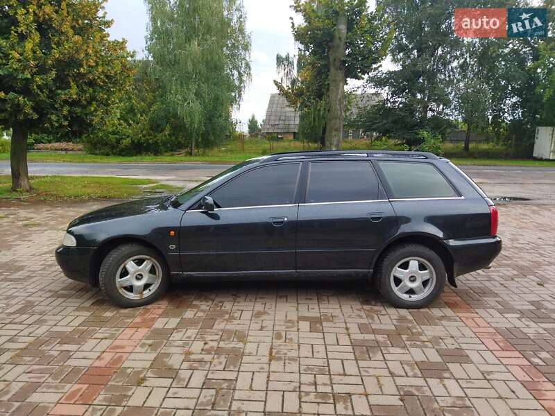 Универсал Audi A4 1997 в Глухове