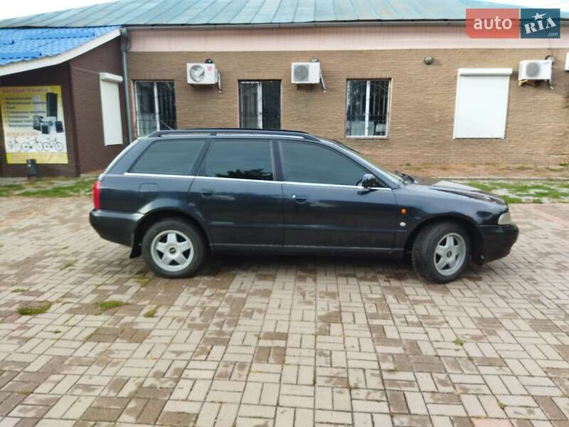 Универсал Audi A4 1997 в Глухове