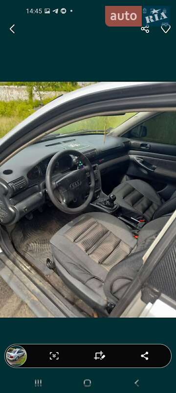 Седан Audi A4 1995 в Ужгороде