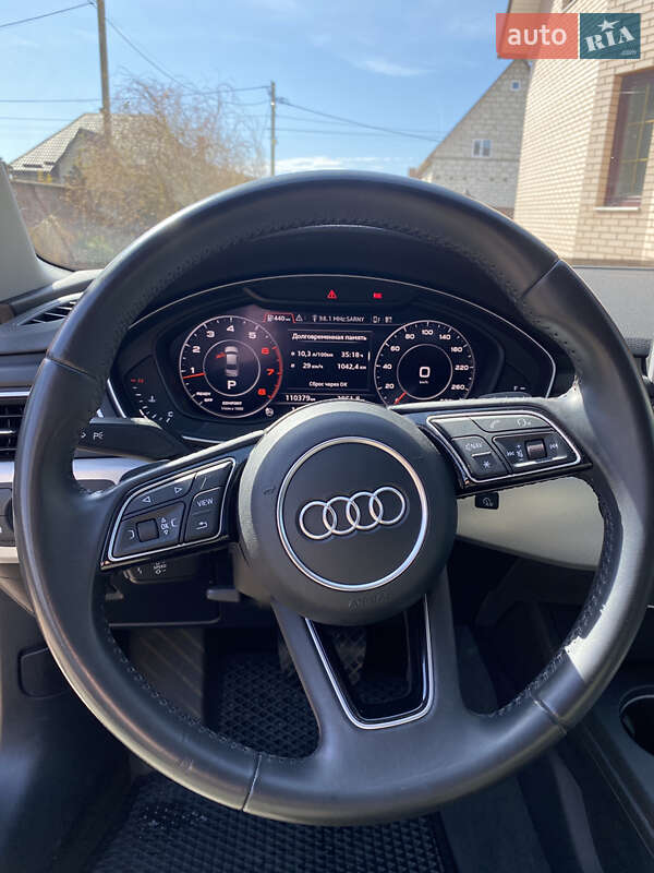 Седан Audi A4 2016 в Сарнах