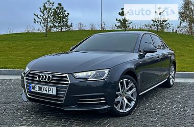 Седан Audi A4 2018 в 