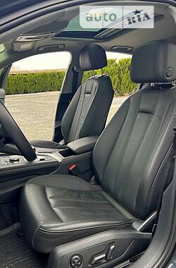 Седан Audi A4 2018 в 
