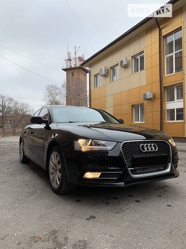 Седан Audi A4 2013 в Краснограде