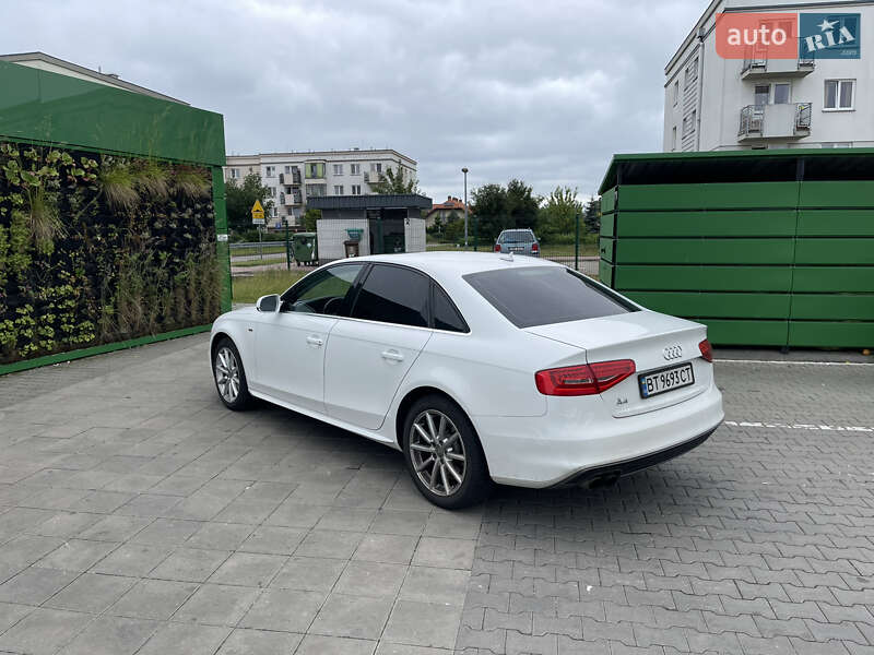 Седан Audi A4 2014 в Херсоне