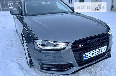 Седан Audi A4 2015 в Львове