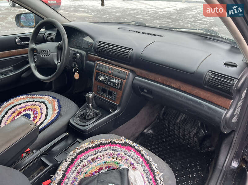 Седан Audi A4 1999 в Одессе
