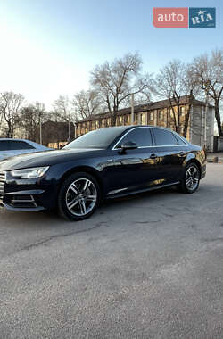 Седан Audi A4 2018 в Кам'янському