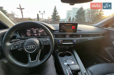 Седан Audi A4 2018 в Кам'янському