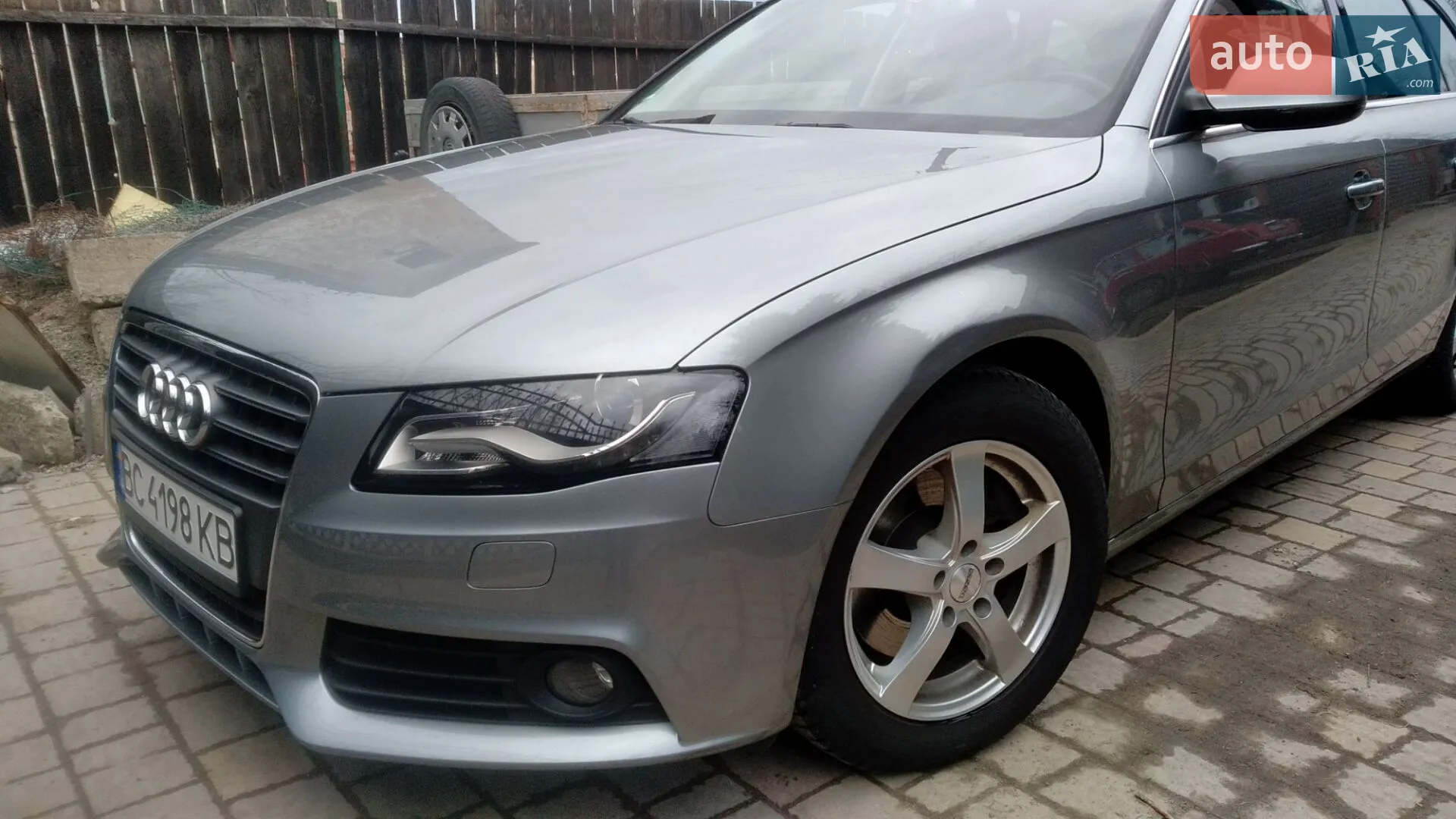 2010 Audi A4 - фото 1
