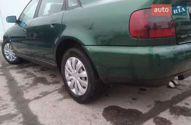 Седан Audi A4 1996 в Києві