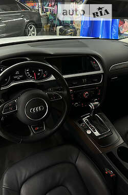 Седан Audi A4 2015 в 