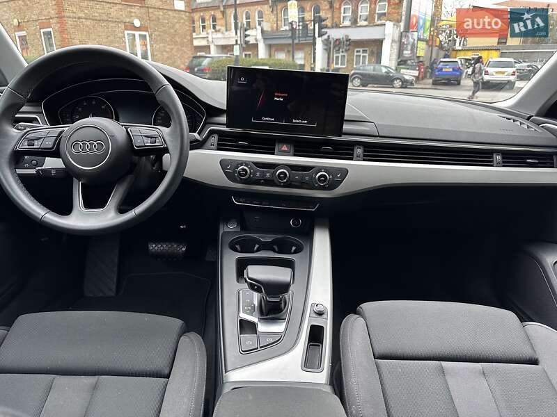 Седан Audi A4 2021 в Киеве
