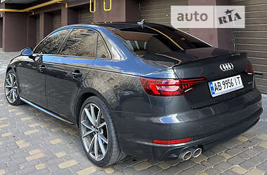Седан Audi A4 2018 в Виннице