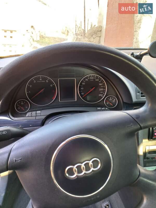 Седан Audi A4 2001 в Подольске