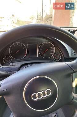 Седан Audi A4 2001 в 