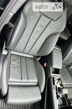 Седан Audi A4 2021 в 