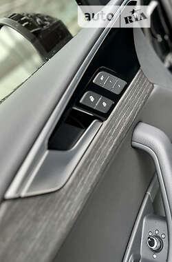 Седан Audi A4 2021 в 