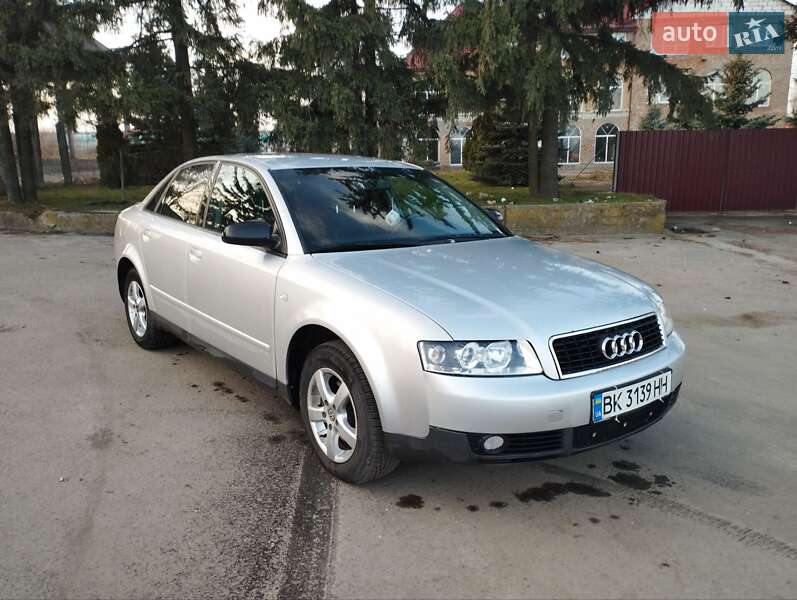 Седан Audi A4 2001 в Ровно