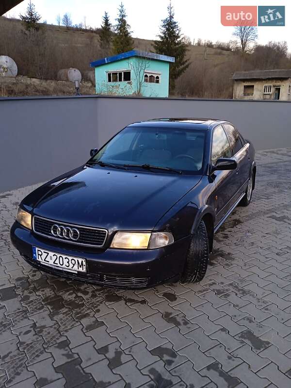 Седан Audi A4 1998 в 