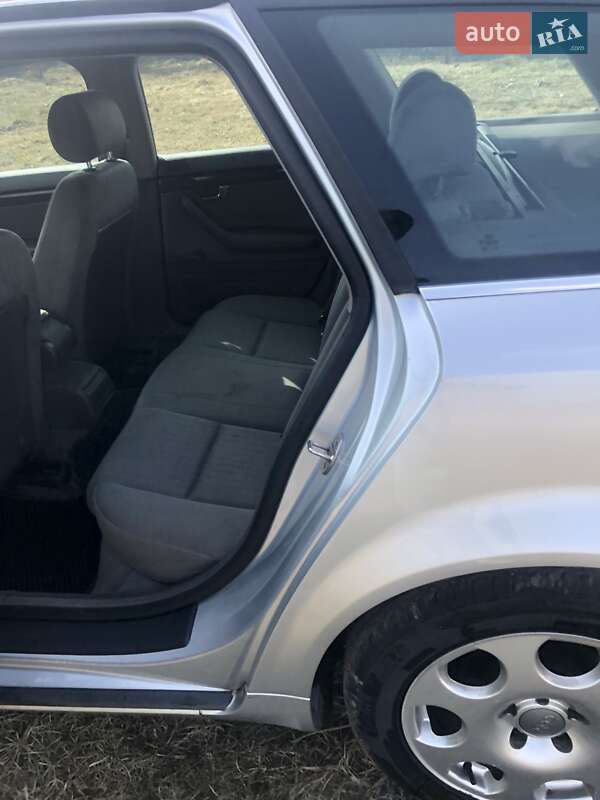 Универсал Audi A4 2003 в Вараше фото 10 Универсал Audi A4 2003 в Вараше