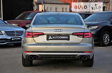 Седан Audi A4 2016 в 