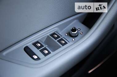 Седан Audi A4 2016 в 