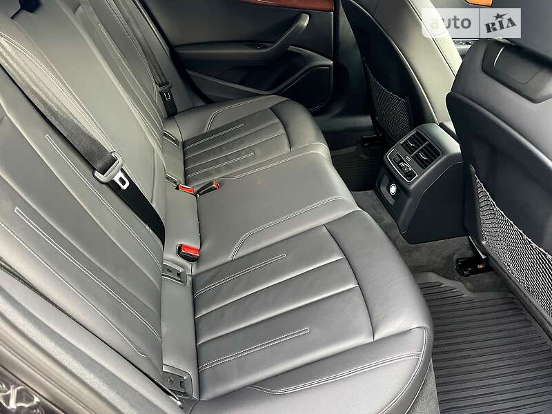 Седан Audi A4 2019 в Хмельницькому